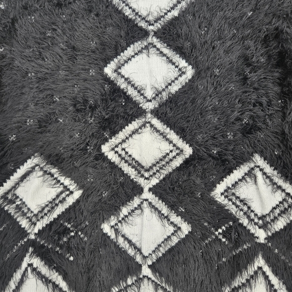 MissMe Black and White Geometric Sweater Size:Medium - Picture 4 of 6